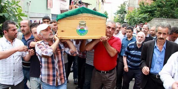 Boğulan genç son yolculuğuna uğurlandı