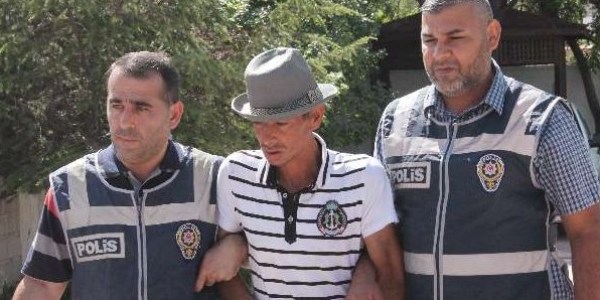 Fötr şapkası ele verdi