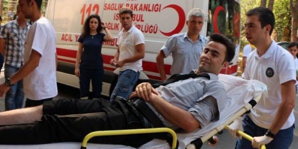 Tabancasını kontrol eden güvenlik görevlisi kendisini vurdu