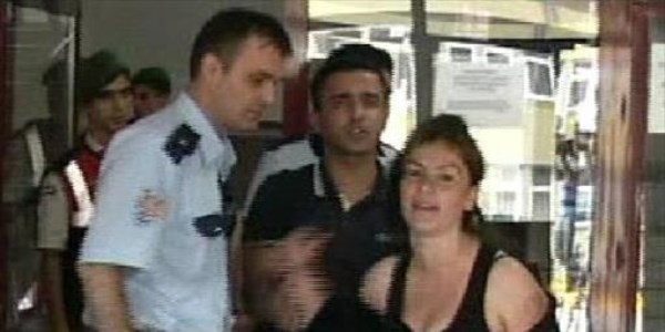 Kardeşinin ardından ablası ormanı yaktı