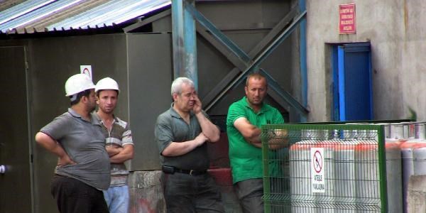 Güneş enerji paneli takmak için çıktığı çatıdan düşen işçi öldü