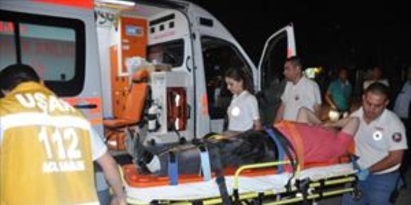 Vurulup yaraland�, yolda polisten yard�m istedi