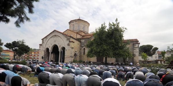 Ayasofya Camii'nde 52 yıl sonra ilk cuma namazı kılındı