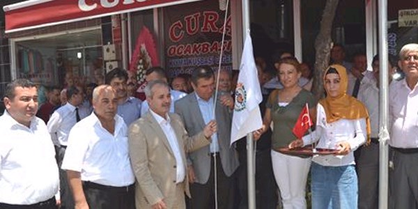 Kozan'da 2 i�letmeye 'Beyaz Bayrak' verildi