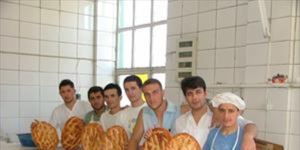 En ucuz Ramazan Pidesi Kula'da