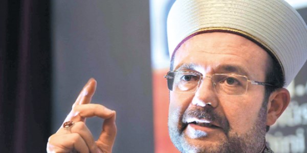Görmez: Camiye sarhoş gelip mihrabı tekmelediler/Video