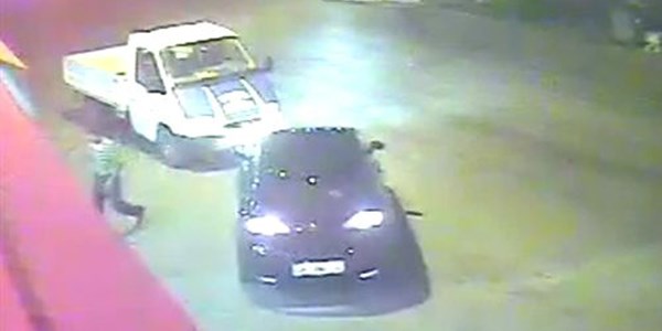 El freni çekilmeyen kamyonet hastane duvarına çarparak durabildi