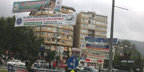 Bursa'da 'afiş' kirliliği