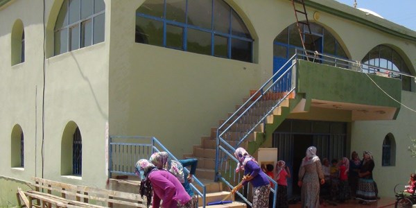 Isparta'da 114 cami gül suyuyla yıkandı