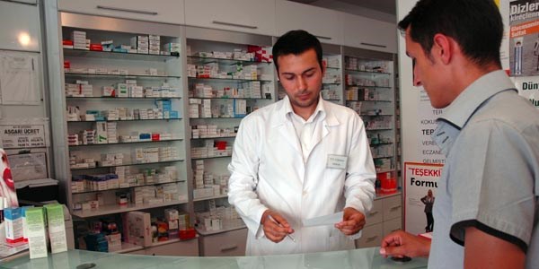 '12 bin eczacı yoksulluk sınırının altında'