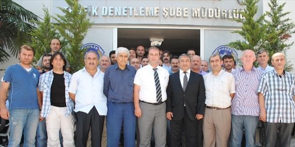 Tayini çıkan polislere plaket verildi