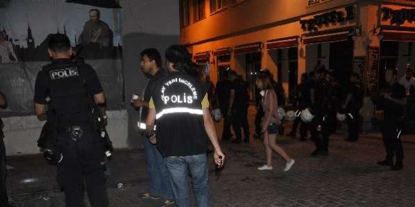 Polis, Taksim'de havaya ate aan ahsn peinde