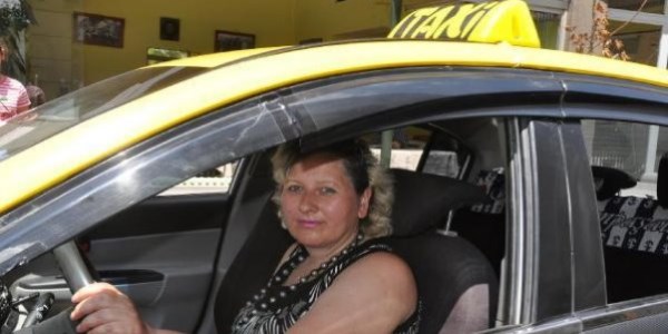 Eski�ehir'in tek kad�n taksi �of�r�