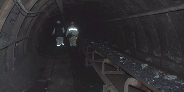 Madenciler ilk orularn yerin metrelerce altna at