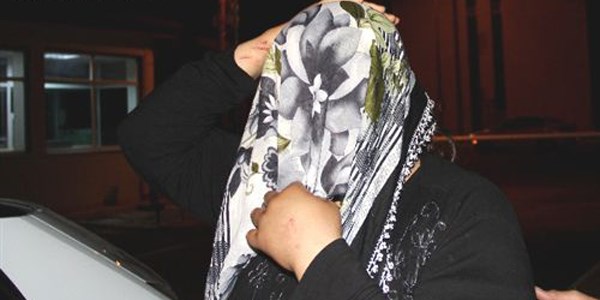 Dini nikahlı eşinin tavuklarını satıp resmi nikahlı eşine hediye alınca