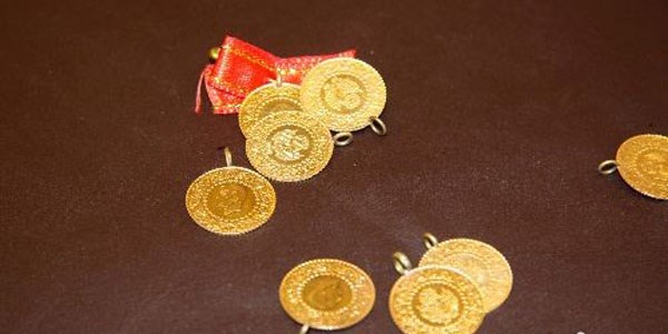 �eyrek alt�n fiyatlar� sert d��t�