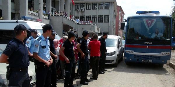 15 san�kl� cinsel istismar davas� ba�lad�