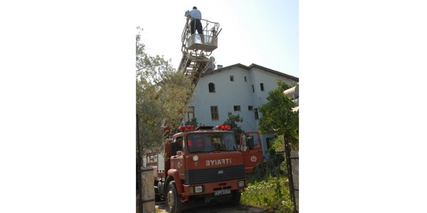 Fethiye'deki ev yang�n� korkuttu