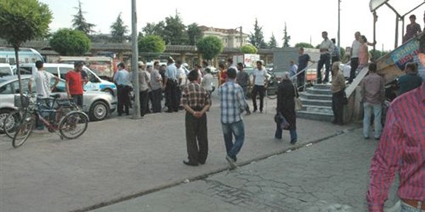 Baltalı kavga güvenlik kamerasına yansıdı