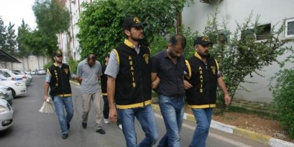 Dolandırıldığını polislerden öğrendi