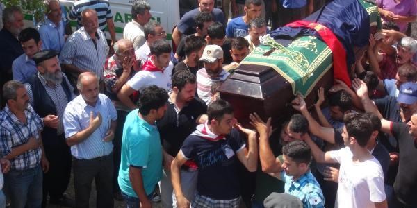 Gezi olaylarının 5'inci kurbanı Korkmaz'ı 8 bin kişi uğurladı