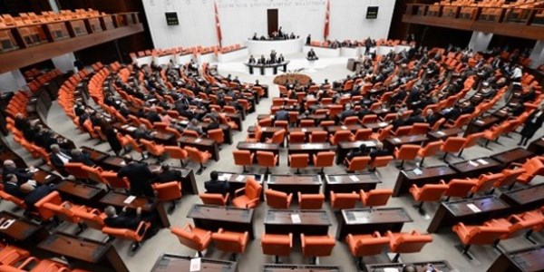 Meclisin dün gece yarısı kabul ettiği 22 madde