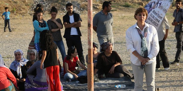 Lice'de duran kad�n eylemi