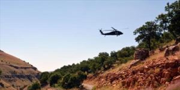 Tunceli'de karayoluna bombalı tuzak
