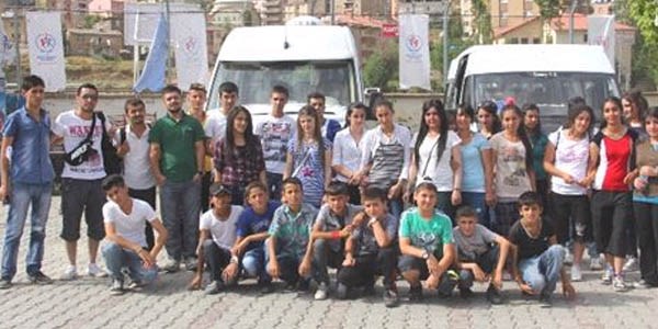 Hakkarili sporcular doğa kamplarında