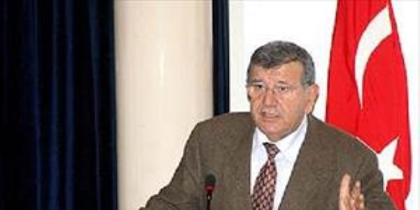 Prof. Dr. I��kl�'n�n cenazesi Ankara'ya g�t�r�ld�