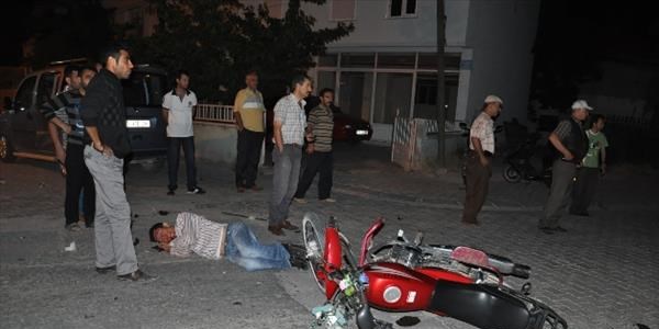 Otomobil motosiklete çarptı: 1 yaralı