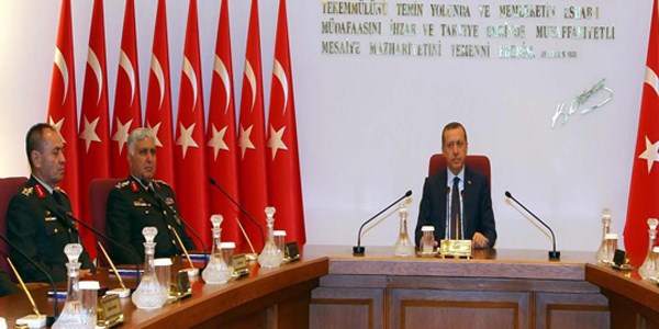 Tutuklu orgeneraller gidiyor Hava, Kara, Deniz değişiyor