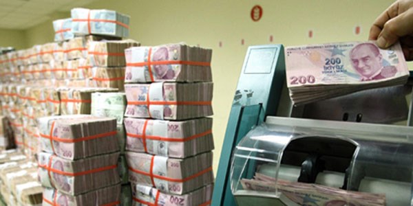 Bütçe 3,1 milyar lira fazla verdi
