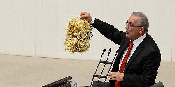 TBMM kürsüsündeki ilginç eylemler