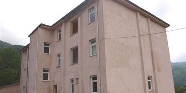 Vatandaşın yaptırdığı sağlık ocağı 5 yıldır boşta duruyor