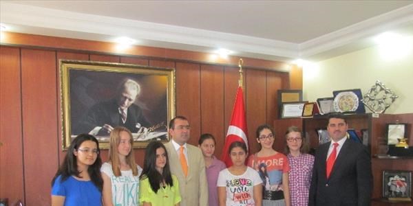 Başarılı öğrenciler, ödüllendirildi
