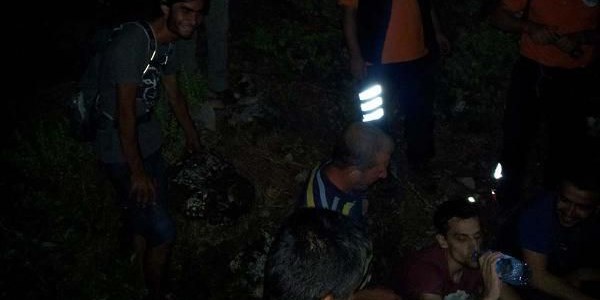 Kaybolan dağcıyı kurtarma ekipleri indirdi