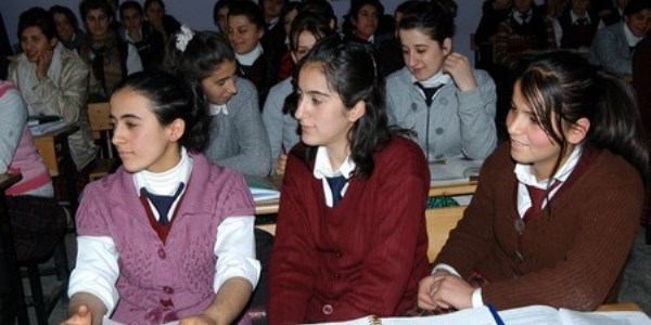 MEB, sınıf mevcutlarını yükseltti