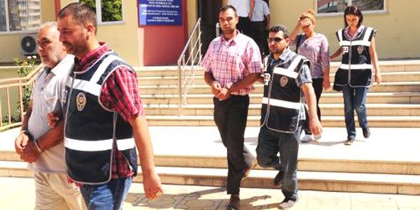 K�y muhtar� ve 2 �ocu�u, 34 kilo esrarla yakaland�