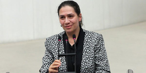 AK Partili Eronat iki vekilden tazminat kazandı