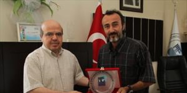 TÜBİTAK başarısına dekanlıktan ödül