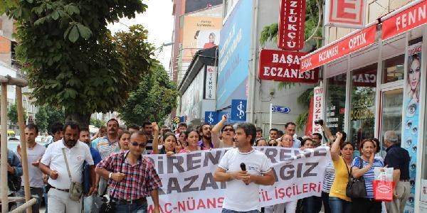Ücretlerini alamayan işçiler iş bıraktı