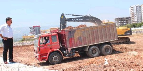 Toroslar'a yeni kapal� semt pazar�