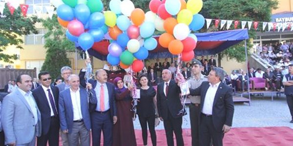 İkramiyeli balon Karslı çiftçiyi sevindirdi