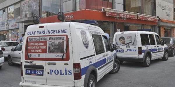 Hırsız söktüğü güvenlik kamerasını unuttu
