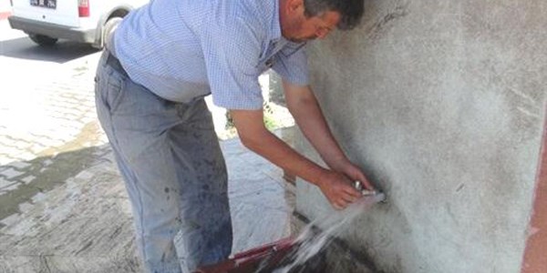 Sokaklardaki çeşmelerden 50 musluk çalındı