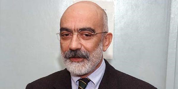 Ahmet Altan'a Babakan'a hakaretten hapis