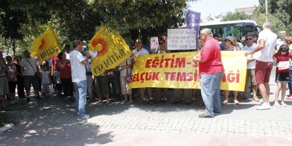 Yardımcısını döven okul müdürünü protesto ettiler