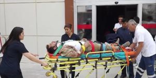 Köprü inşaatı çöktü: 1 işçi ağır yaralandı