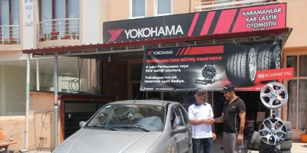 Yolu kapanan esnaftan ilginç çözüm